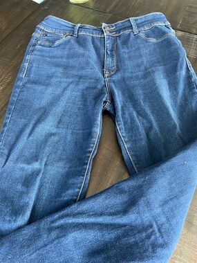 Classic Dark Blue women’s size 14/32 Denim Jeans